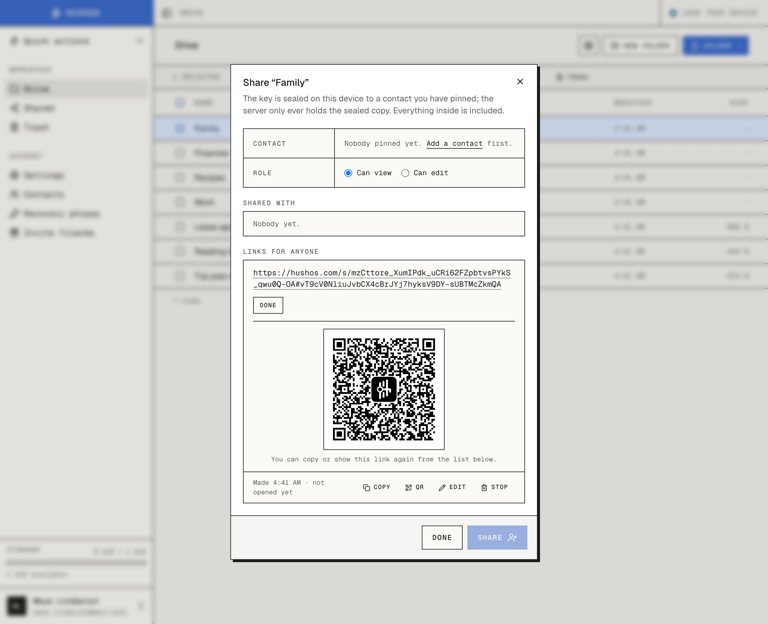 The share dialog for a folder called Family, with a fresh link, its QR code, and the buttons to copy, edit or stop it.